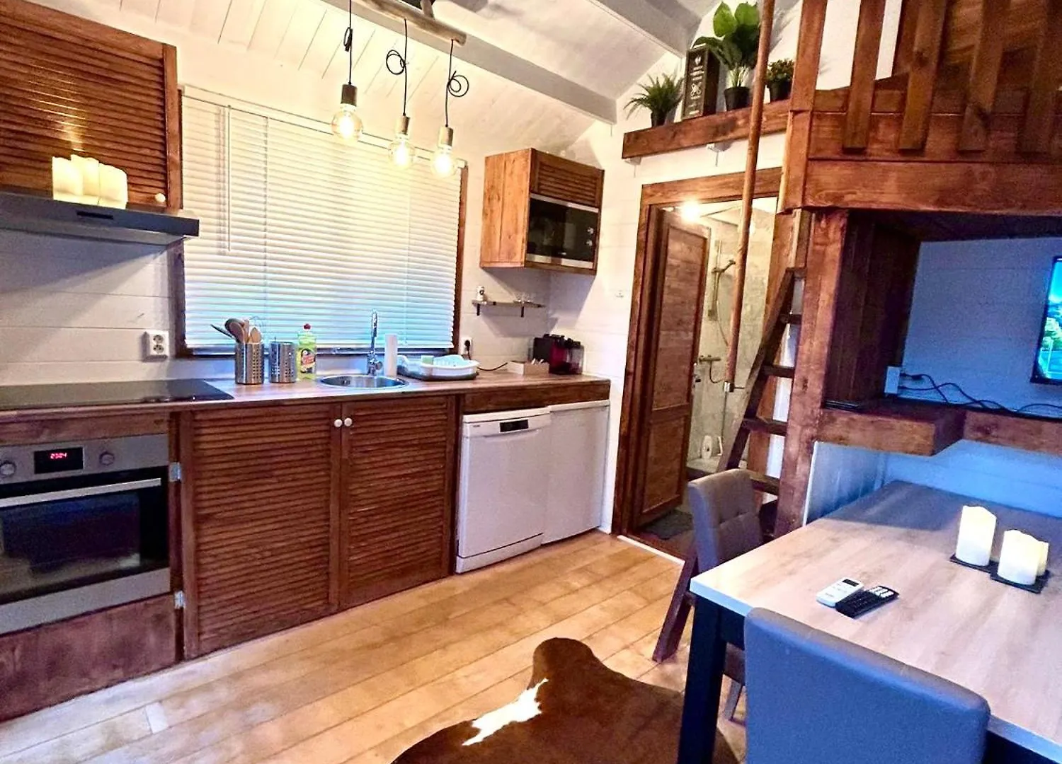 New Cozy Chalet And Private Garden With Sauna And Outdoor Bath Near Amsterdam Vijfhuizen 0*,  Netherlands